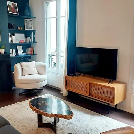 Beau Et A Bastille Париж